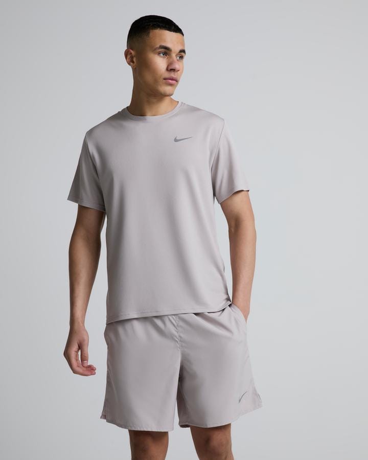 Nike Dri-Fit Miler T-Shirt Grey, Men's size: 2XL, FootAsylum