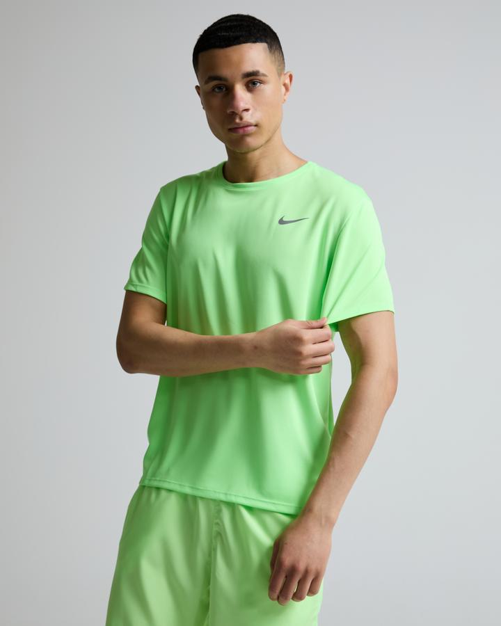 Nike Dri-Fit Miler T-Shirt Green, Men's size: L, FootAsylum