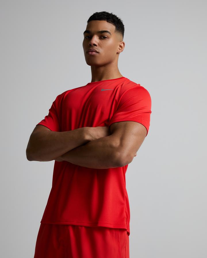 Nike Men's Red Dri-Fit Miler T-Shirt - Extra Large - Footasylum