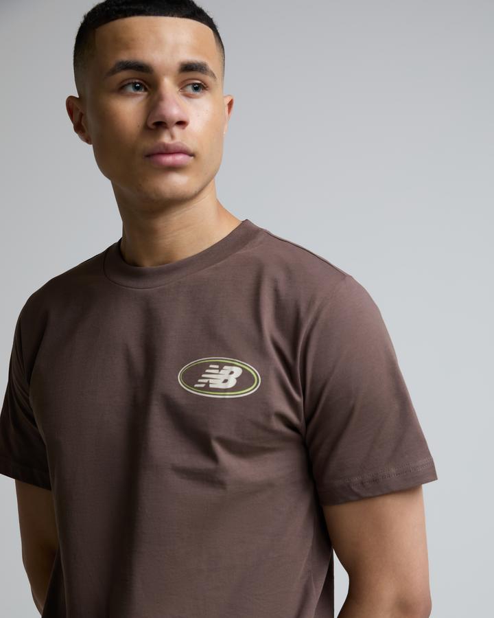 New Balance Oval T-Shirt Brown, Men's size: XS, FootAsylum