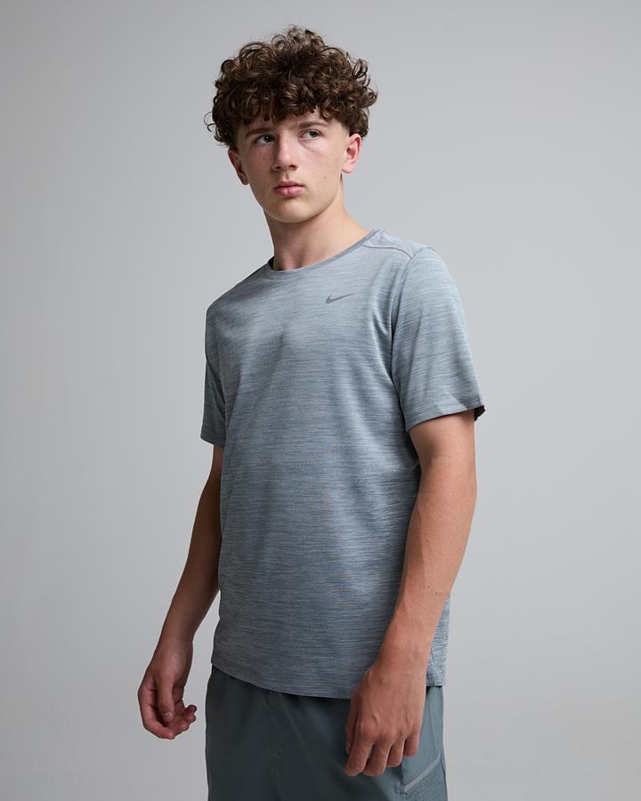Nike Junior Miler T-Shirt Grey, Kids size: S/B, FootAsylum