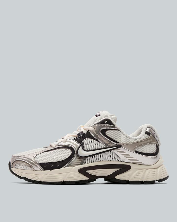Nike V5 Rnr Trainer White, Men's size: 7.5, FootAsylum