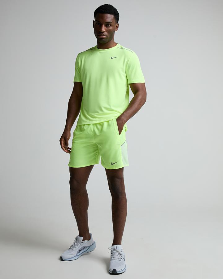 Nike Men's Green Dri-Fit Uv Miler Short Sleeved T-Shirt - Extra Large - Footasylum