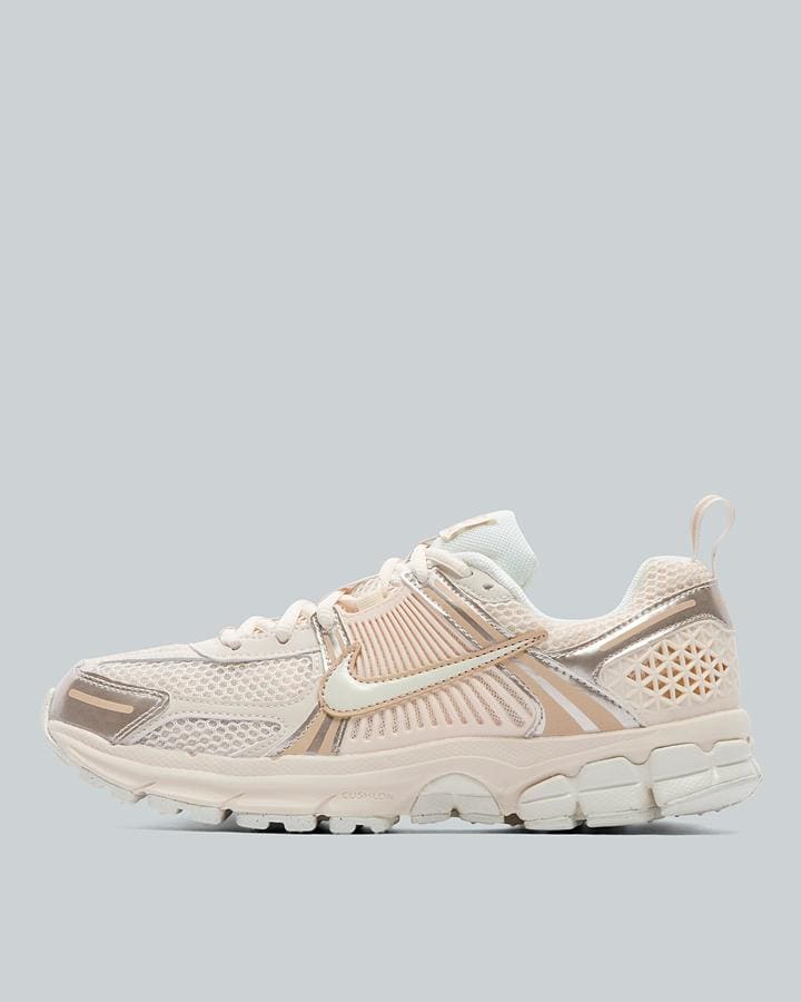 Nike Junior Zoom Vomero 5 Trainer Beige, Kids size: 5, FootAsylum