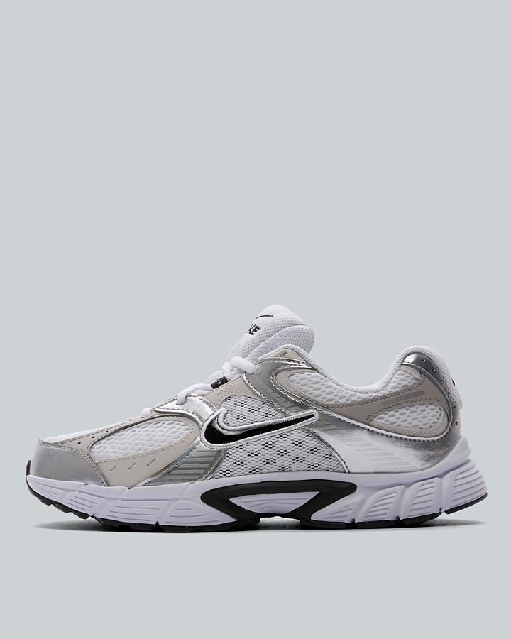 Nike Junior V5 Rnr Trainer Grey, Kids size: 6, FootAsylum