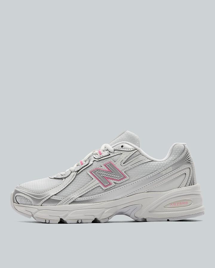 New Balance Junior 740 Trainer White, Kids size: 5.5, FootAsylum