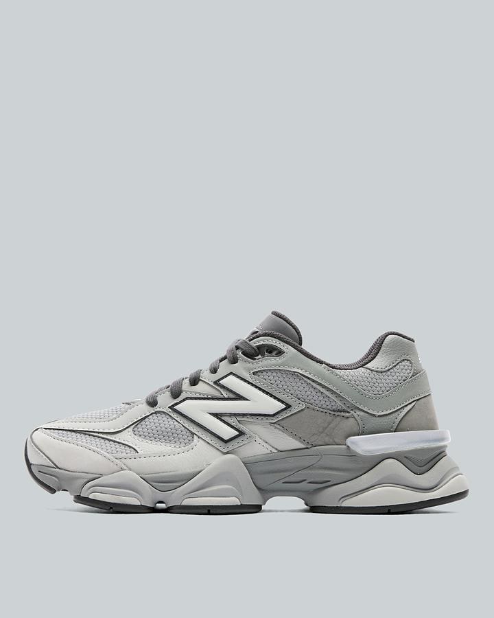 New Balance 9060 Trainer Grey Size: 7 - Footasylum
