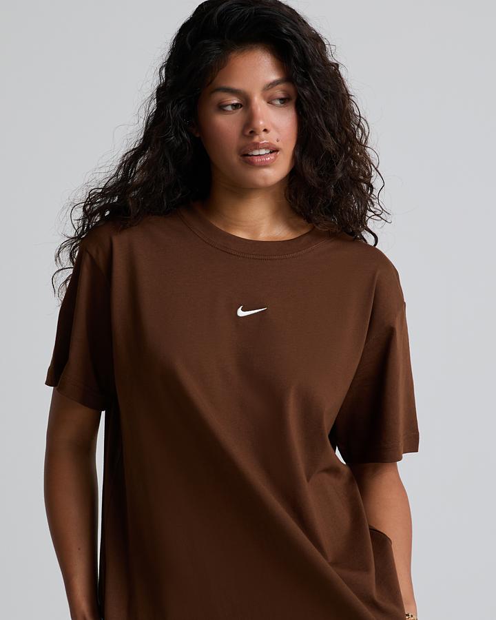 Nike Womens Classic Short Sleeve T-Shirt Brown Size: L - Footasylum