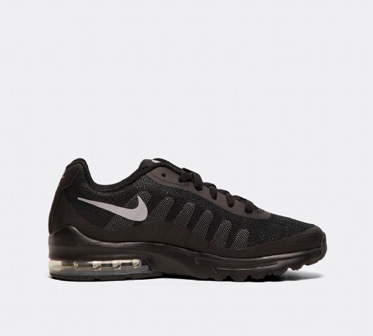 nike air max invigor junior trainer - black