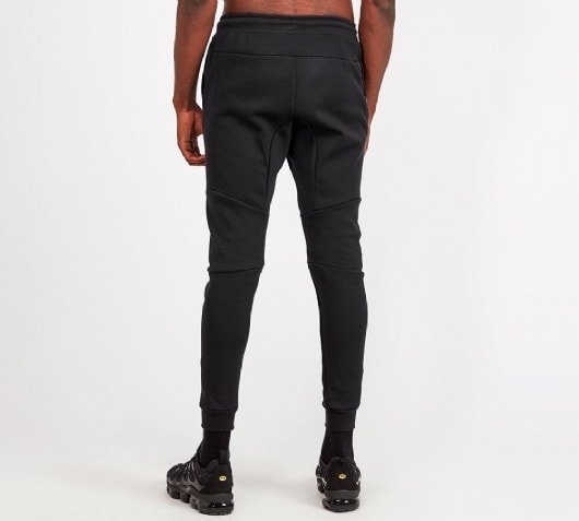 nike tech essentials jogger