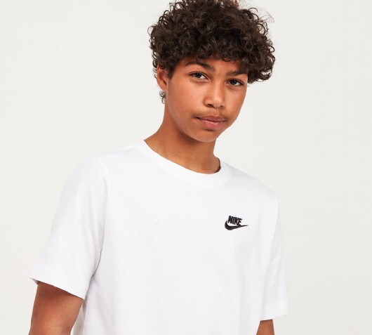 nike small logo tee