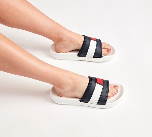 Tommy Hilfiger Womens Mae Slide Sandal