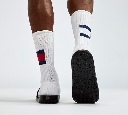 tommy hilfiger sliders footasylum