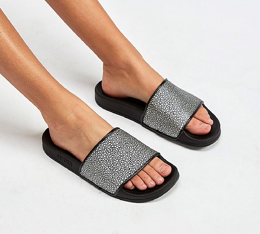 Slydes Womens Stingray Textile Slide