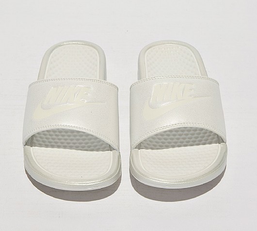 Nike Womens Benassi Slide Sandal
