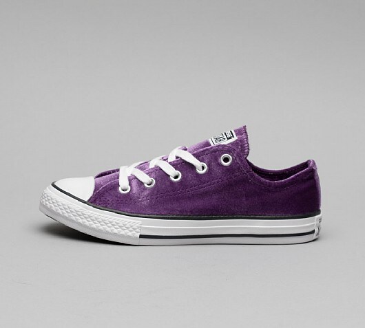 Converse Infant Chuck Taylor All Star Velvet Trainer