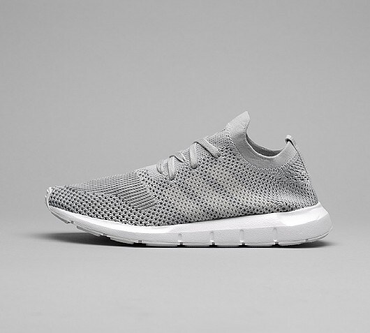 adidas Originals Womens Swift Run Primeknit Trainer