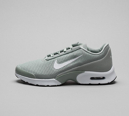 Nike Womens Air Max Jewell Trainer