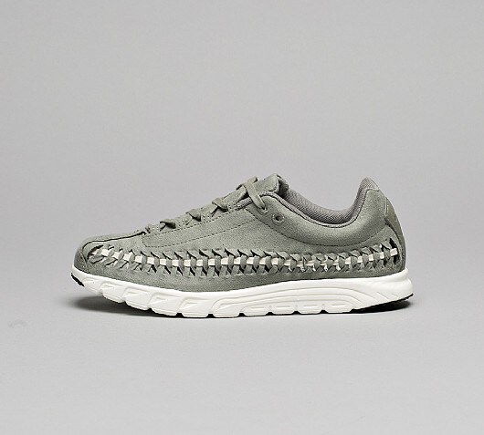 Nike Womens Mayfly Woven Trainer