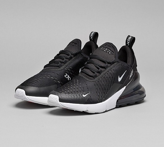 Nike Junior Air Max 270 Trainer | Black 