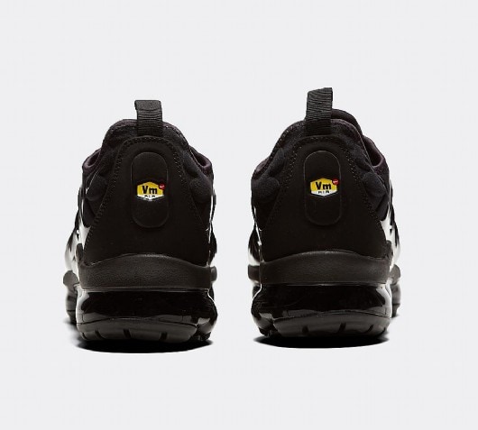 vapormax plus full black