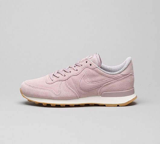 Nike Womens Internationalist SE Trainer