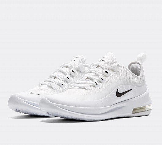 nike black  and  gold air max axis trainers junior