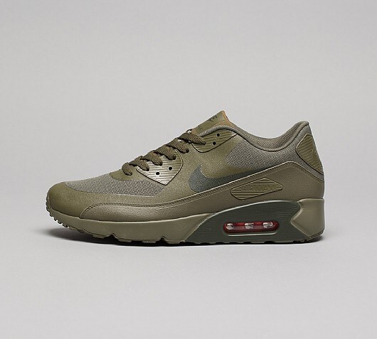 Nike Air Max 90 Essential Trainer | Olive / Crimson | Footasylum