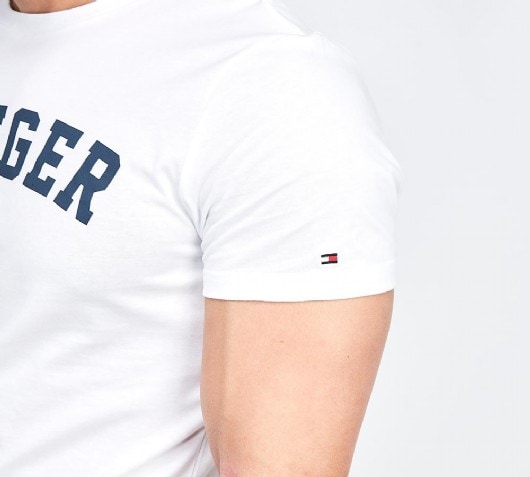 tommy hilfiger t shirt footasylum