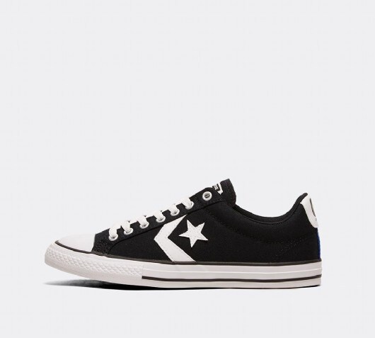 junior black converse