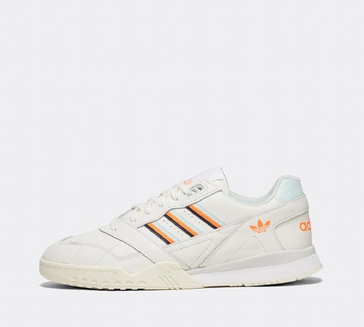 white adidas trainers footasylum