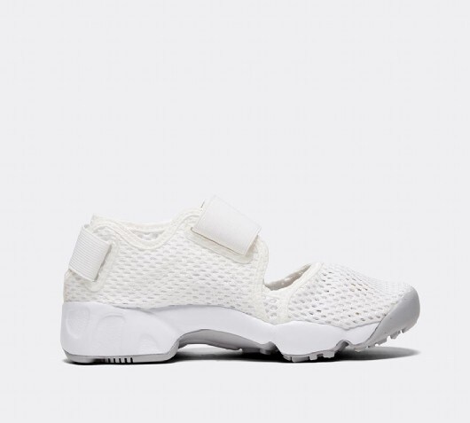 infant white nike rifts