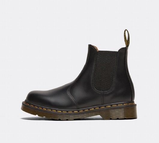 dr martens smooth chelsea boots