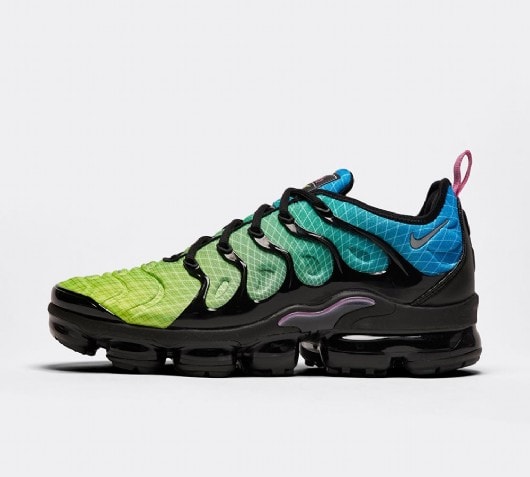 nike vapormax plus reflective