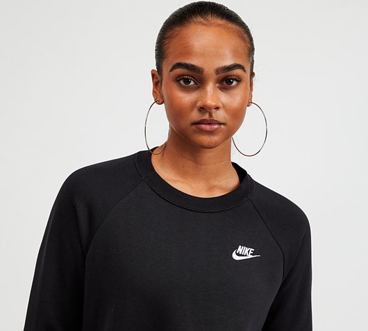 womens black nike crewneck sweatshirt