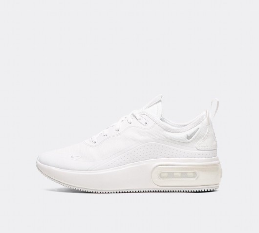 white nike dia trainers