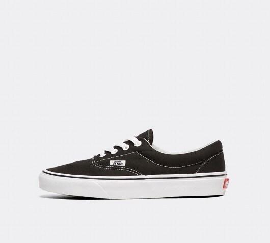 vans era trainers black