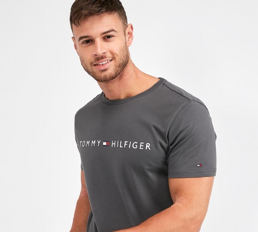 tommy hilfiger t shirt footasylum