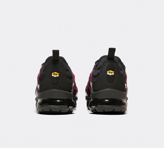 Nike Air VaporMax Plus Trainer | Black 