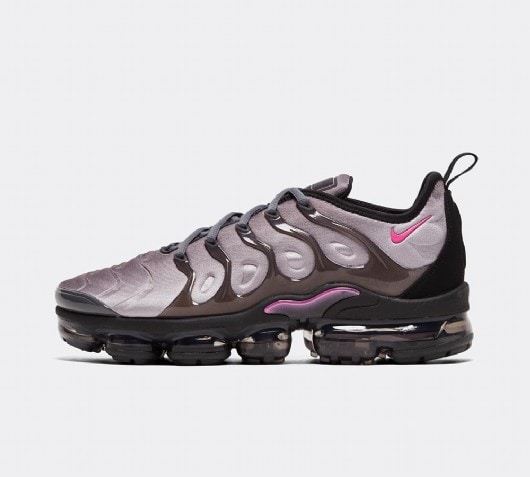 nike vapormax plus trainers