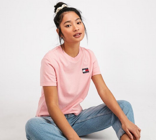 pink tommy jeans t shirt