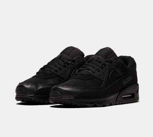 mens triple black nike trainers