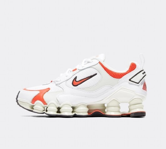 nike white and orange trainers