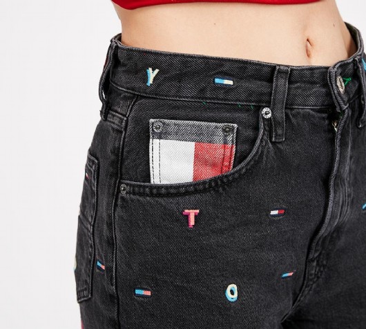 tommy hilfiger mom jeans letters