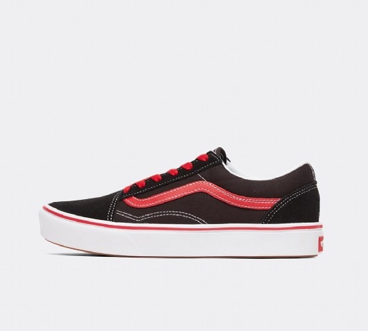 black and white old skool vans junior