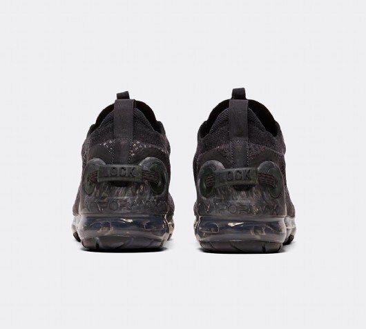 black vapormax footasylum