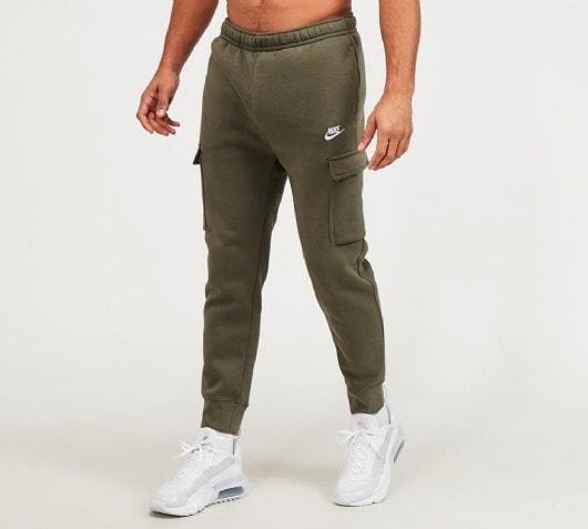 nike club cargo joggers