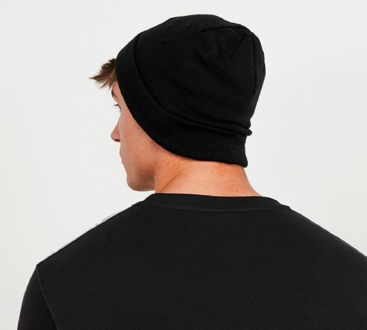 nike metal swoosh beanie