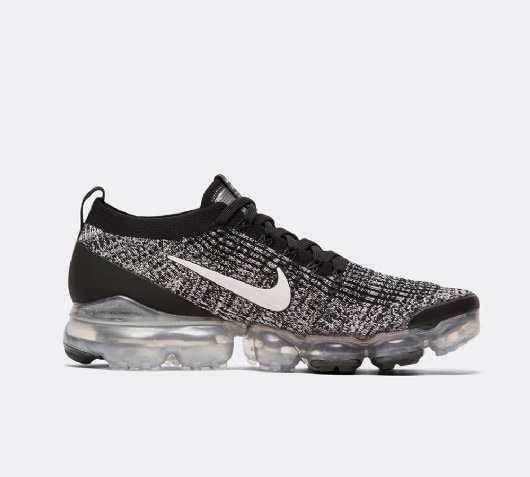 black vapormax footasylum