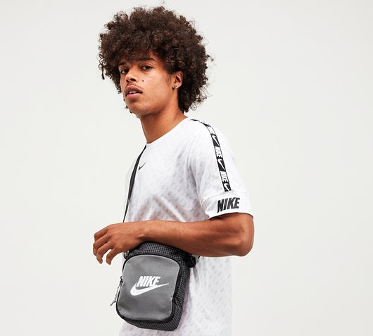 nike neck bag